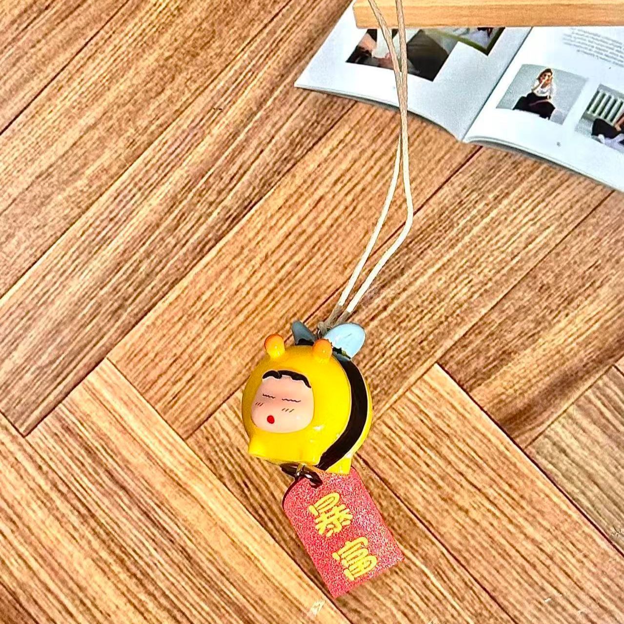 Crayon Shin-chan Bee Cosplay F - Interior Design Services recension och pris