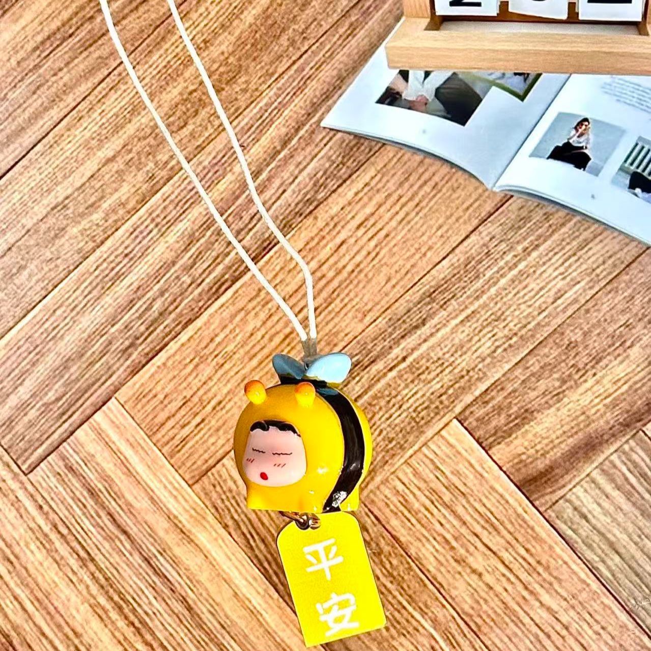 Crayon Shin-chan Bee Cosplay F - Interior Design Services recension och pris